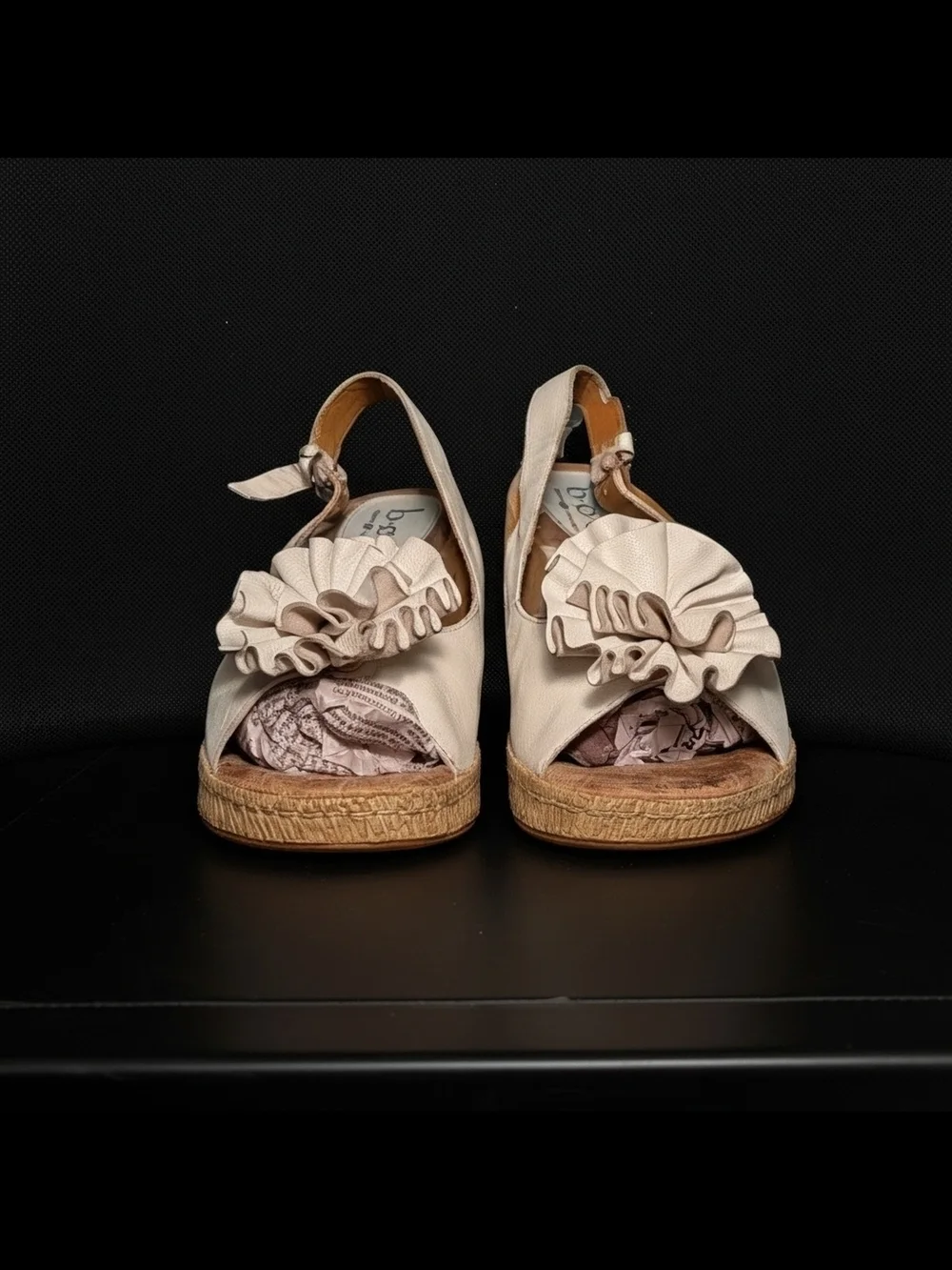 boc White Ruffle Leather Slingback Wedge Sandals Size 9